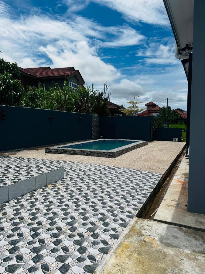 Villa Pool Kepala Batas Kampong Hilir  Exterior photo